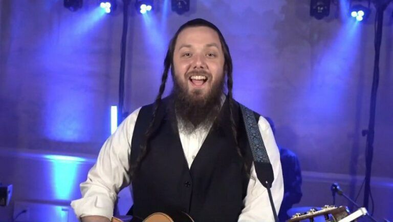 פרויקט עמודים, יוסף ניוקם - מחרוזת להיטים אנרגטית