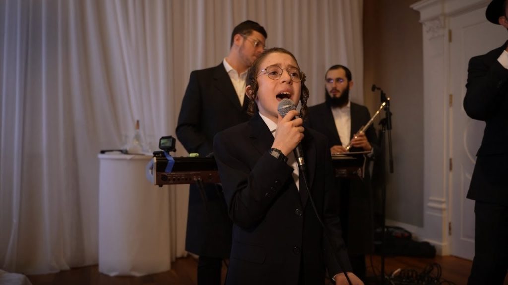 שמולי שניידר - and Zevy Wertzberger - Chupah