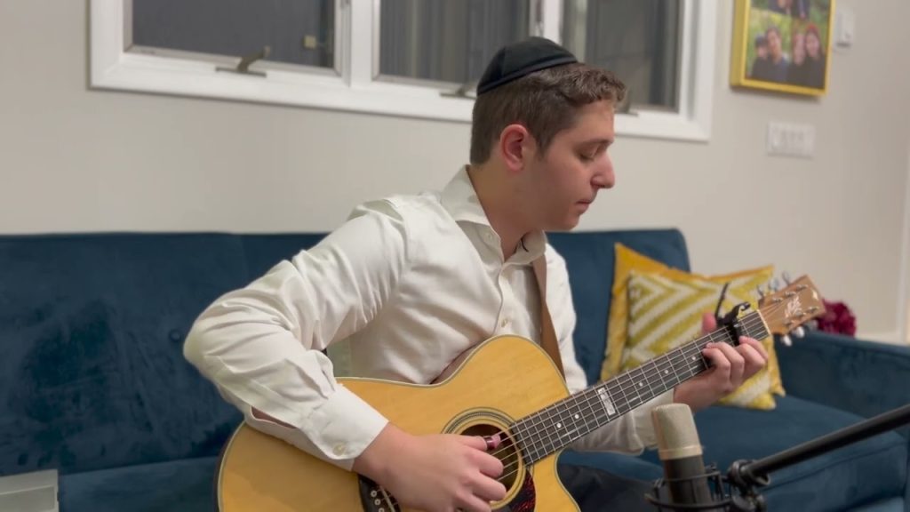 ארי אתינגר - Lilmod La'uf (Akiva) - Fingerstyle cover by Ari Ettinger [עקיבא - ללמוד לעוף]