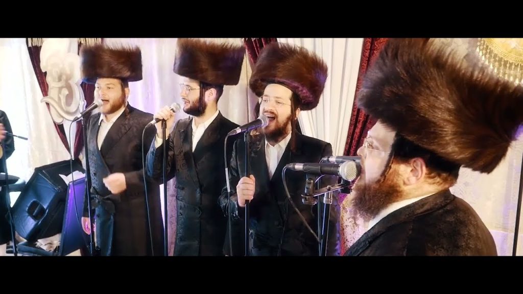 אהרלה סאמט, מלכות, אושי לנדסמן - מחרוזת ריקודי תורה | לייב