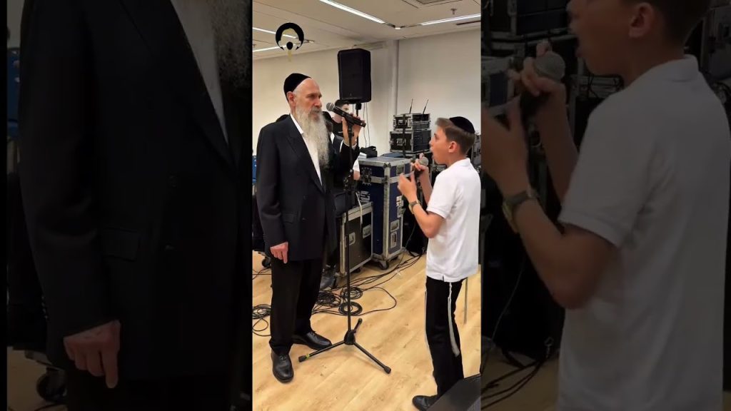 קטע מתוך החזרות להופעה בבנייני האומה עם מרדכי בן דוד הענק לשיר "שמע בני" #music #singer #live #song