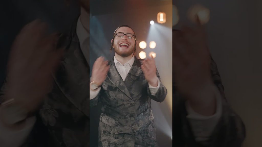 הקלידן יואלי יורוביץ - יואלי יורוביץ ומקהלת נגינה מארחים את גדולי הזמר למחרוזת "פורים שּׁוויִץ" 3/6