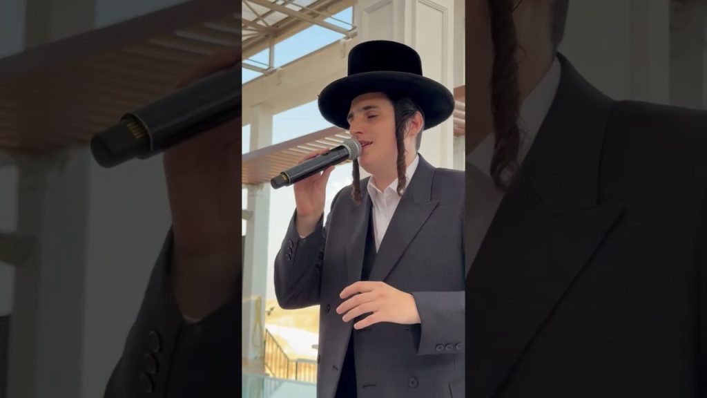 מוטי שטיינמץ – שמע קולנו של חיים בנט בליווי הקלידן אבי דרור ומקהלת נשמה