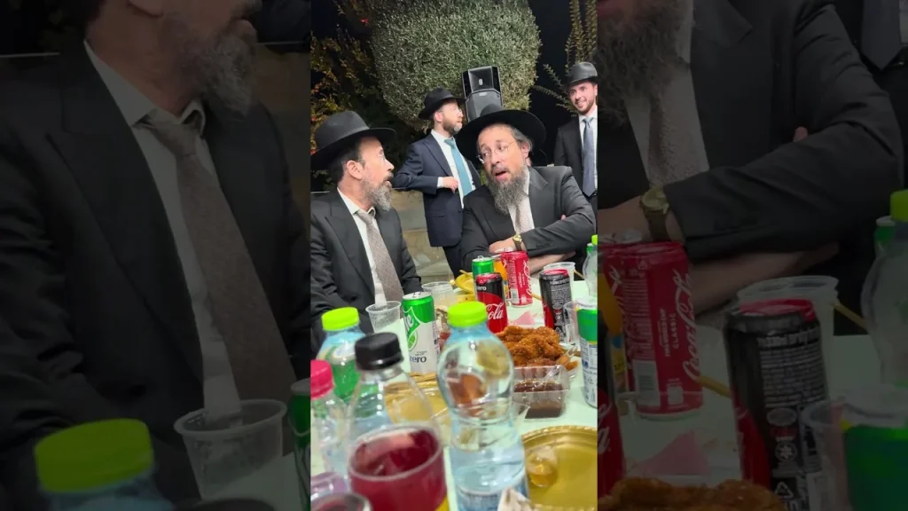 מלך רחמן רחם עלינו – שמחת בית השואבה בסוכתו של נשיא דרשו הגר״ד הופשטטר יחד עם ר׳ הלל פלאי